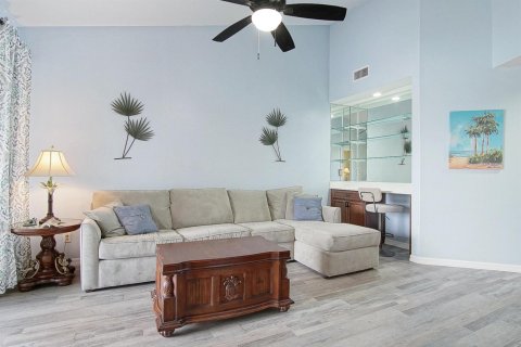 Condo in Stuart, Florida, 2 bedrooms № 2084167 - photo 10