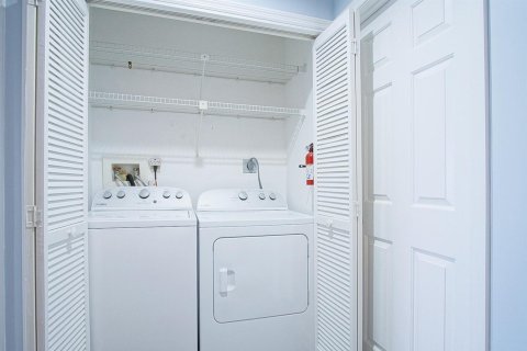 Condo in Stuart, Florida, 2 bedrooms № 2084167 - photo 30