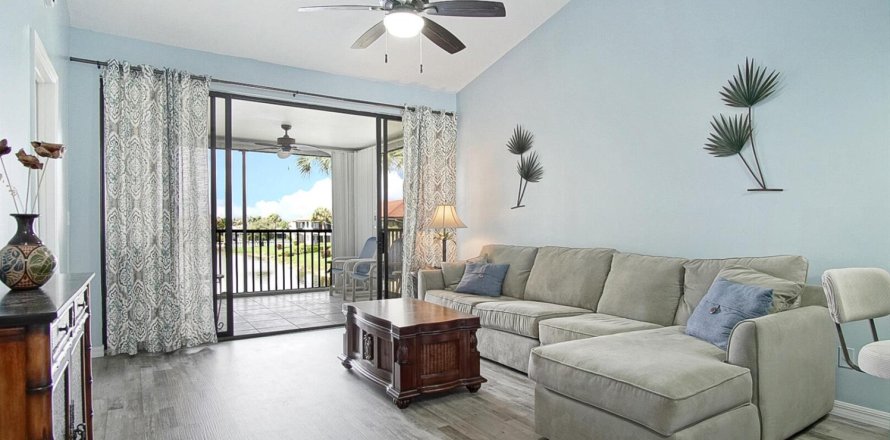 Condo in Stuart, Florida, 2 bedrooms № 2084167