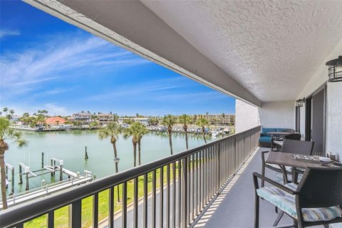 Condominio en venta en Clearwater, Florida, 2 dormitorios, 102.19 m2 № 1883578 - foto 27