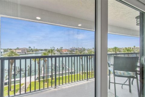 Condominio en venta en Clearwater, Florida, 2 dormitorios, 102.19 m2 № 1883578 - foto 16