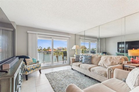 Condominio en venta en Clearwater, Florida, 2 dormitorios, 102.19 m2 № 1883578 - foto 11