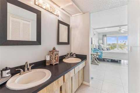 Condominio en venta en Clearwater, Florida, 2 dormitorios, 102.19 m2 № 1883578 - foto 18