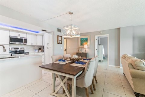 Condominio en venta en Clearwater, Florida, 2 dormitorios, 102.19 m2 № 1883578 - foto 5