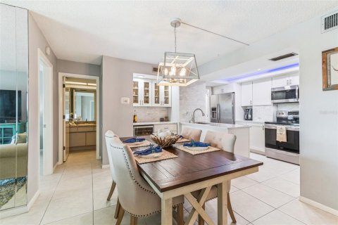 Condominio en venta en Clearwater, Florida, 2 dormitorios, 102.19 m2 № 1883578 - foto 10