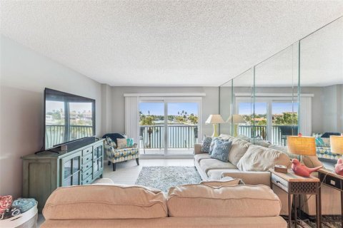 Condominio en venta en Clearwater, Florida, 2 dormitorios, 102.19 m2 № 1883578 - foto 12