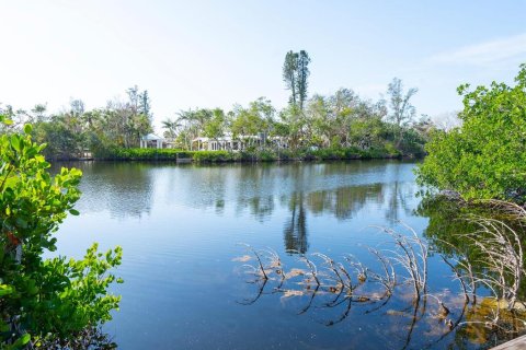 Terreno en venta en Sarasota, Florida, 2 dormitorios, 229.75 m2 № 1733130 - foto 2