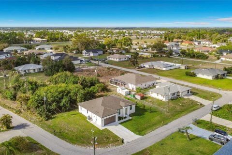 Villa ou maison à louer à North Port, Floride: 2 chambres, 144.56 m2 № 2131836 - photo 24
