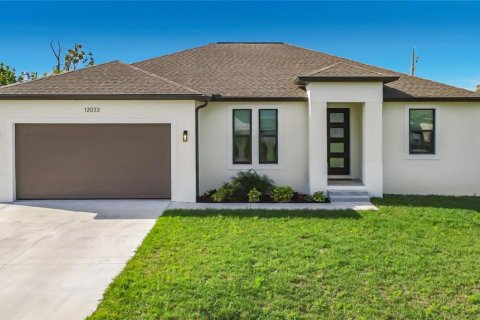 Villa ou maison à louer à North Port, Floride: 2 chambres, 144.56 m2 № 2131836 - photo 2