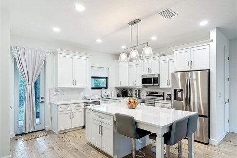 Villa ou maison à louer à North Port, Floride: 2 chambres, 144.56 m2 № 2131836 - photo 3