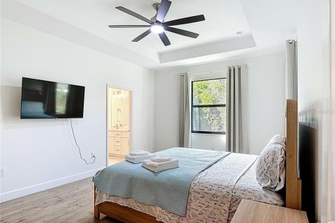 Villa ou maison à louer à North Port, Floride: 2 chambres, 144.56 m2 № 2131836 - photo 11