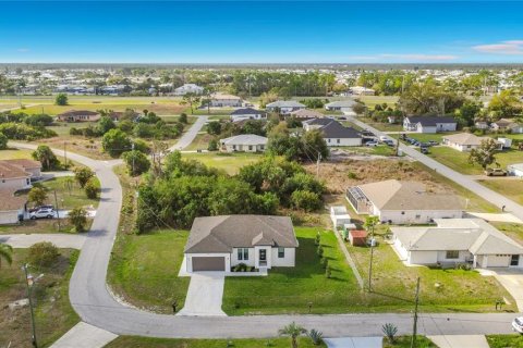 Villa ou maison à louer à North Port, Floride: 2 chambres, 144.56 m2 № 2131836 - photo 23