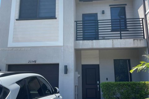 Touwnhouse à Miami, Floride 4 chambres, 178.37 m2 № 2051567