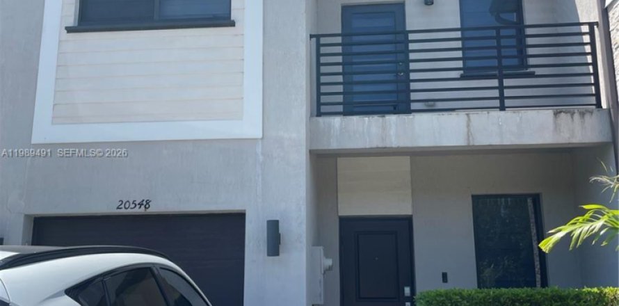 Touwnhouse à Miami, Floride 4 chambres, 178.37 m2 № 2051567