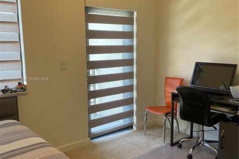 Touwnhouse à louer à Miami, Floride: 4 chambres, 178.37 m2 № 2051567 - photo 5