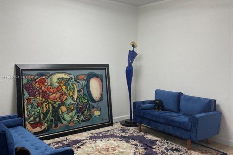Снять в аренду таунхаус в Майами, Флорида 4 спальни, 178.37м2, № 2051567 - фото 7