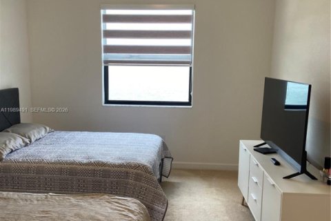 Снять в аренду таунхаус в Майами, Флорида 4 спальни, 178.37м2, № 2051567 - фото 10