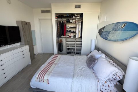 Condominio en venta en Miami, Florida, 3 dormitorios, 148.27 m2 № 2000308 - foto 22