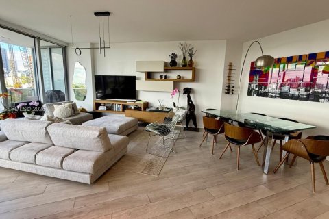 Condominio en Miami, Florida, 3 dormitorios  № 2000308