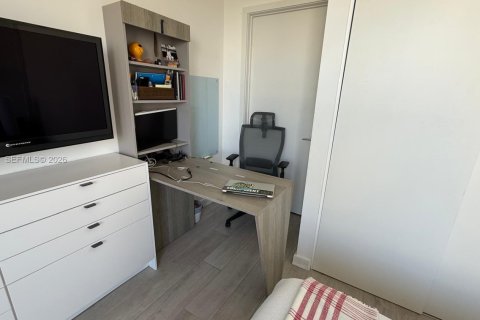 Condominio en venta en Miami, Florida, 3 dormitorios, 148.27 m2 № 2000308 - foto 29