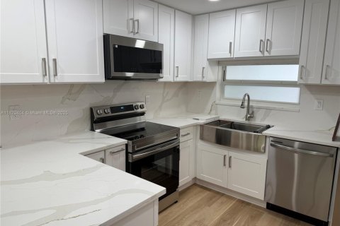 Copropriété à louer à Key Biscayne, Floride: 2 chambres, 115.38 m2 № 1981843 - photo 8