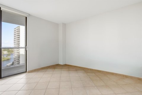 Condominio en venta en Aventura, Florida, 2 dormitorios, 101.45 m2 № 2008262 - foto 22