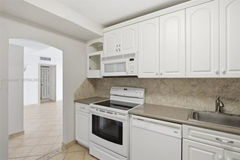 Condominio en venta en Aventura, Florida, 2 dormitorios, 101.45 m2 № 2008262 - foto 11