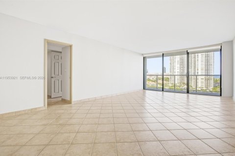 Condominio en venta en Aventura, Florida, 2 dormitorios, 101.45 m2 № 2008262 - foto 4
