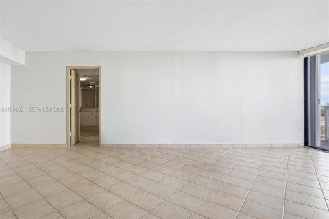 Condominio en venta en Aventura, Florida, 2 dormitorios, 101.45 m2 № 2008262 - foto 13