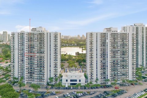 Condominio en venta en Aventura, Florida, 2 dormitorios, 101.45 m2 № 2008262 - foto 30