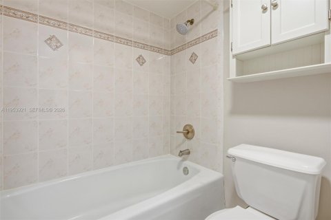 Condominio en venta en Aventura, Florida, 2 dormitorios, 101.45 m2 № 2008262 - foto 19
