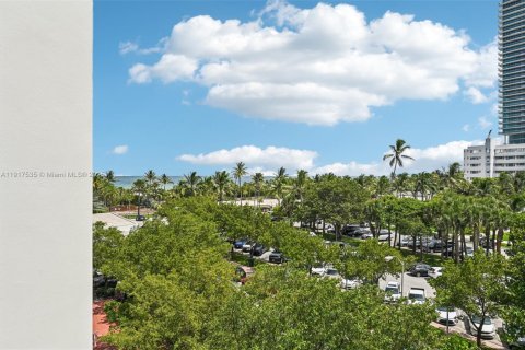 Купить кондоминиум в Майами-Бич, Флорида 1 спальня, 78.97м2, № 1972637 - фото 19