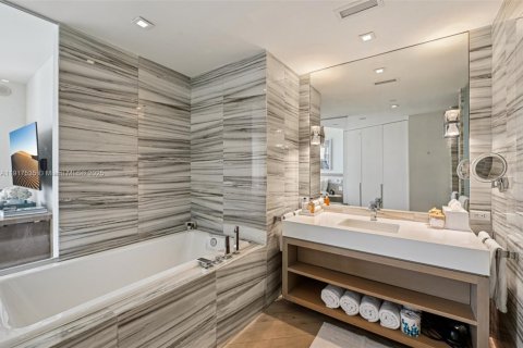 Купить кондоминиум в Майами-Бич, Флорида 1 спальня, 78.97м2, № 1972637 - фото 17