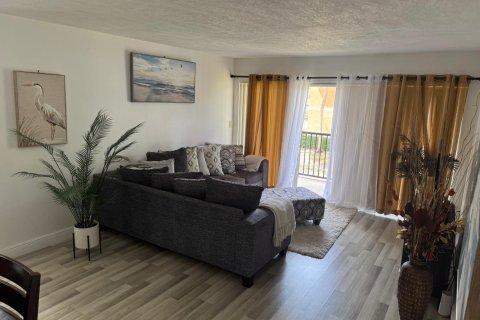 Condo in Coral Springs, Florida, 2 bedrooms  № 2250695 - photo 15