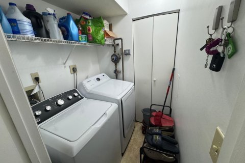 Condo in Coral Springs, Florida, 2 bedrooms  № 2250695 - photo 18