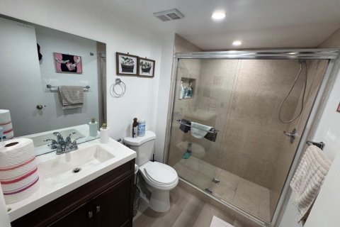 Condo in Coral Springs, Florida, 2 bedrooms  № 2250695 - photo 12