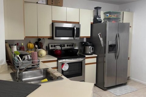 Condo in Coral Springs, Florida, 2 bedrooms  № 2250695 - photo 7