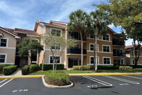 Condo in Coral Springs, Florida, 2 bedrooms № 2250695