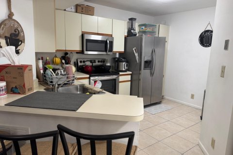 Condo in Coral Springs, Florida, 2 bedrooms  № 2250695 - photo 6