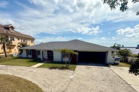 Villa ou maison à North Fort Myers, Floride 4 chambres, 236.81 m2 № 2123495