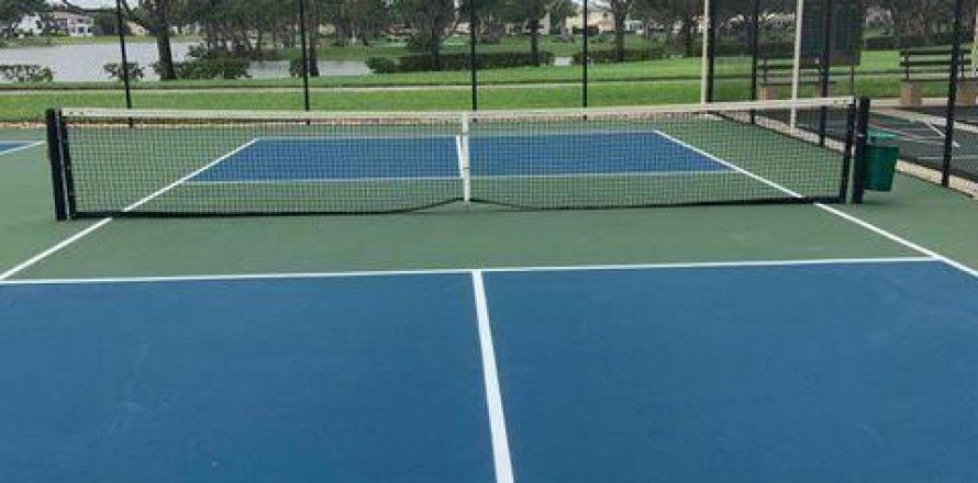 Condo in West Palm Beach, Florida, 2 bedrooms № 1077794