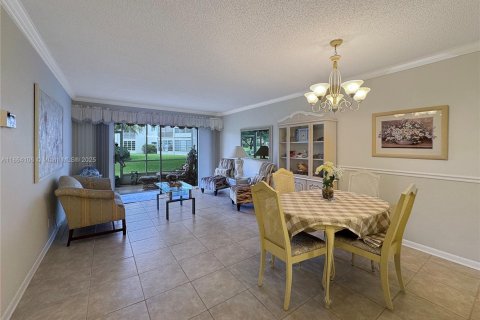 Снять в аренду кондоминиум в Лодердейл-Лейкс, Флорида 2 спальни, 87.7м2, № 1922885 - фото 1