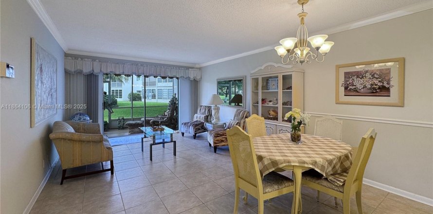 Кондоминиум с 2 спальнями в Лодердейл-Лейкс, Флорида № 1922885