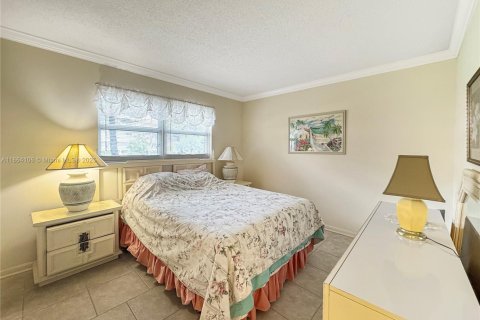 Снять в аренду кондоминиум в Лодердейл-Лейкс, Флорида 2 спальни, 87.7м2, № 1922885 - фото 11