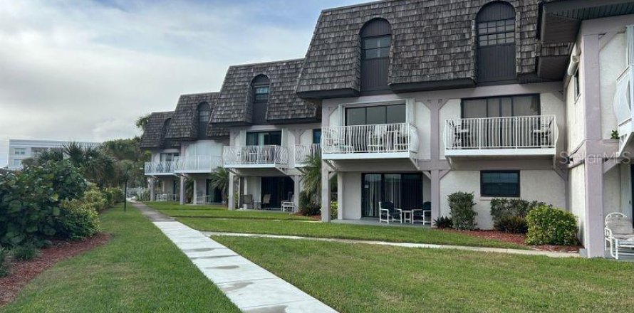 Condominio en Cocoa Beach, Florida, 2 dormitorios № 2104069