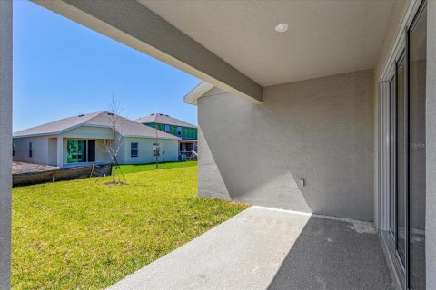 House in Winter Haven, Florida 4 bedrooms, 196.02 sq.m. № 1907147 - photo 18