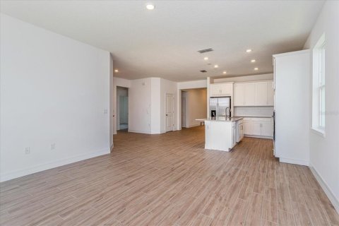 House in Winter Haven, Florida 4 bedrooms, 196.02 sq.m. № 1907147 - photo 8