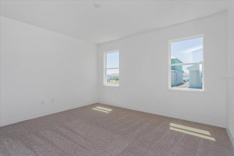House in Winter Haven, Florida 4 bedrooms, 196.02 sq.m. № 1907147 - photo 10