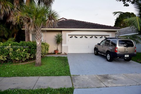 Villa ou maison à Pembroke Pines, Floride 4 chambres, 173.54 m2 № 2004968