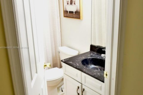 Villa ou maison à vendre à Pembroke Pines, Floride: 4 chambres, 173.54 m2 № 2004968 - photo 19